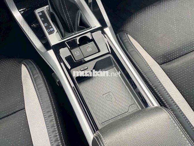 Toyota Veloz Cross Top Bạc