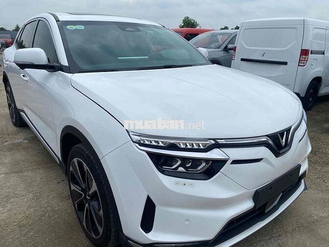 Xe điện VinFast VF8 Plus 2024 Trắng