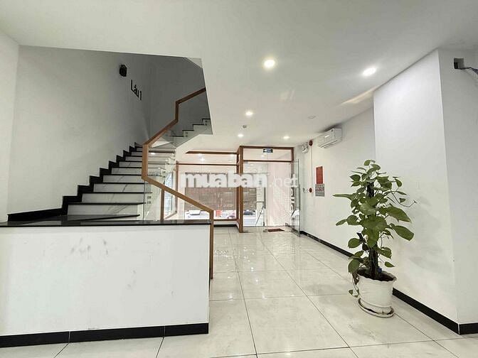 Cho thuê toà nhà đầy đủ giấy tờ, rẽ nhất khu vực Trung tâm Thủ Dầu Môt