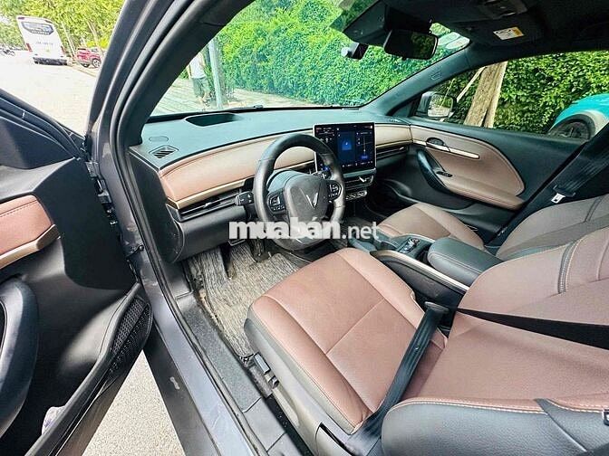 Xe điện VinFast VF6 Plus 2024 Xám