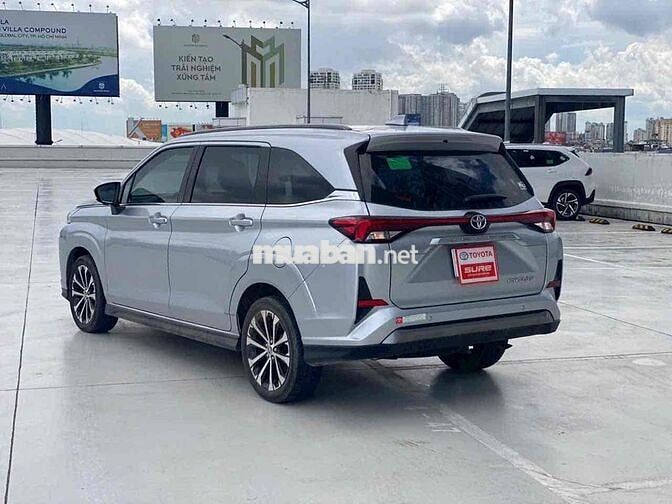 Toyota Veloz Cross Top Bạc