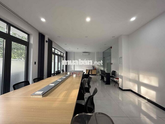Cho thuê toà nhà đầy đủ giấy tờ, rẽ nhất khu vực Trung tâm Thủ Dầu Môt