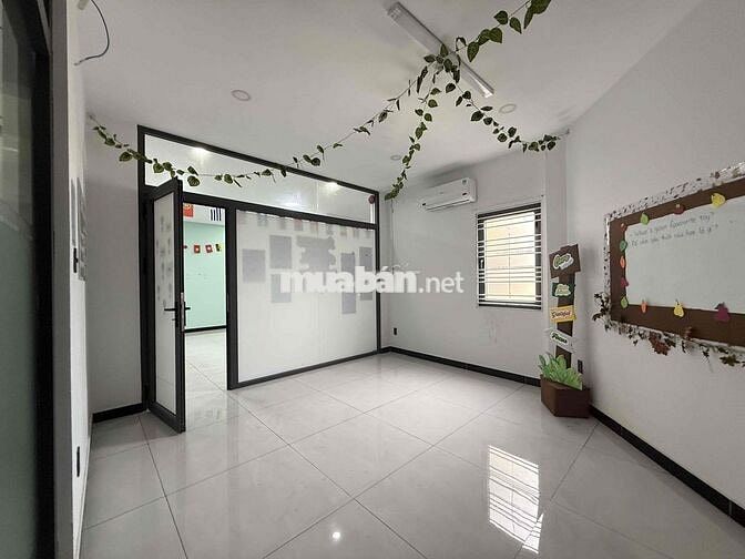 Cho thuê toà nhà đầy đủ giấy tờ, rẽ nhất khu vực Trung tâm Thủ Dầu Môt