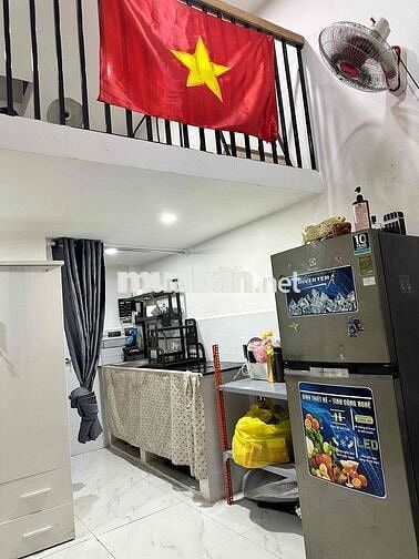 Nhà trung tâm Q1 full nội thất