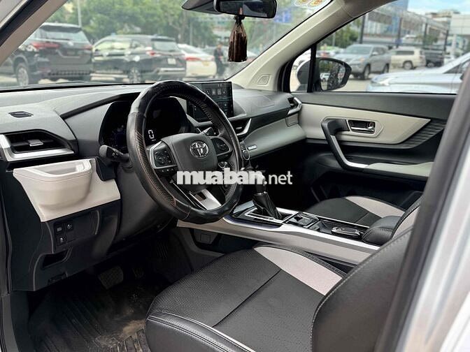 Toyota Veloz Cross 2023 1.5 Top 49.000 km Bạc