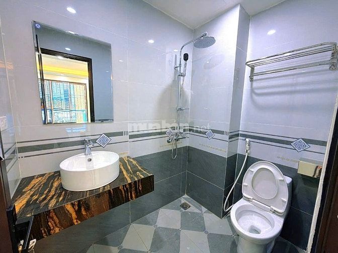🏡 Bán nhà xây mới phố Hoàng Ngân – Lê Văn Lương – 6 tầng thang máy