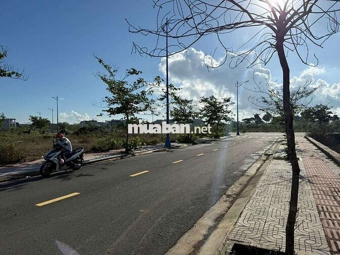 bán lô đất trong khu tái định cư hòa long