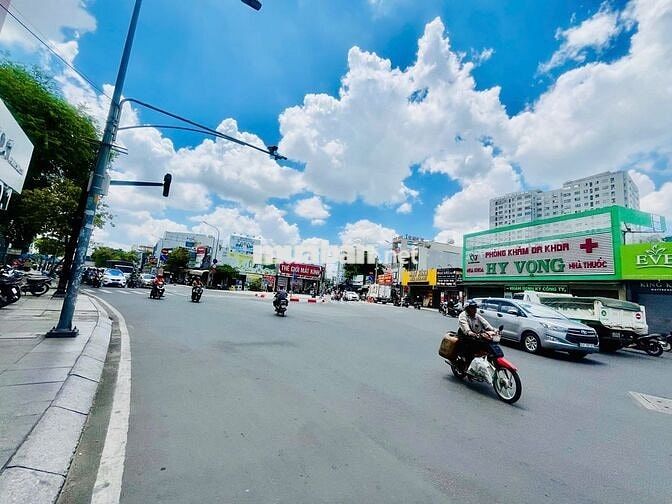 MBKD MẶT TIỀN ĐƯỜNG THOẠI NGỌC HẦU 11X20M 1L VỊ TRÍ KHU NGÃ 4 SẦM UẤT