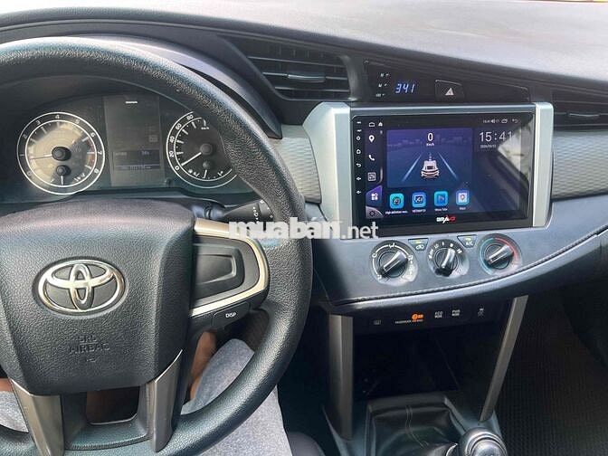 Toyota Innova MT 2017 Bạc
