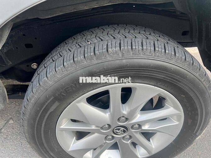 Toyota Innova MT 2017 Bạc