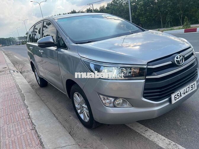 Toyota Innova MT 2017 Bạc