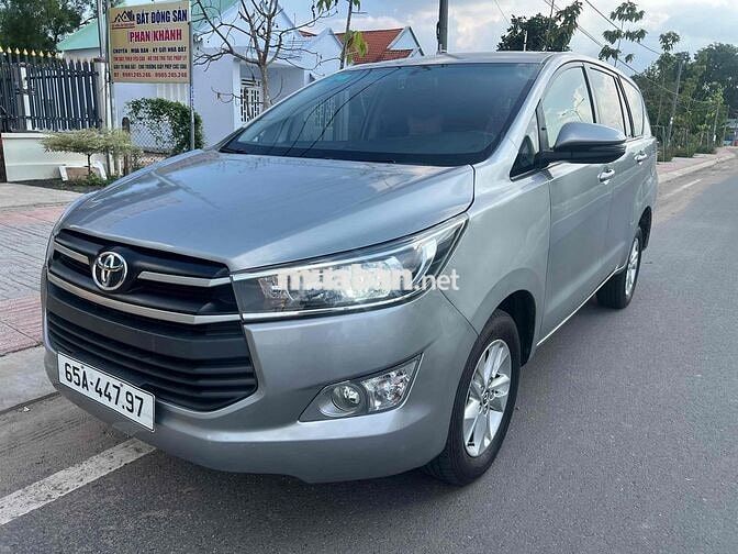 Toyota Innova MT 2017 Bạc