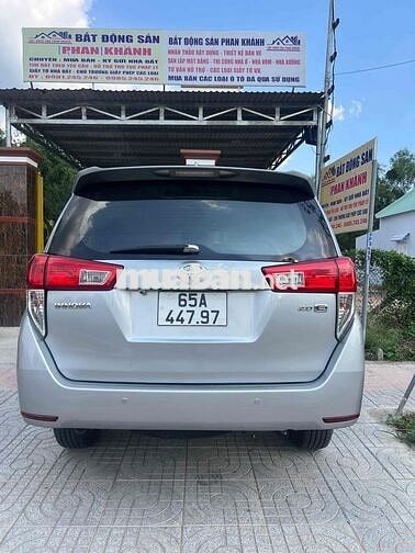 Toyota Innova MT 2017 Bạc