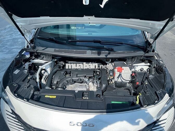 Peugeot 5008 2022 GT 27000 km Trắng