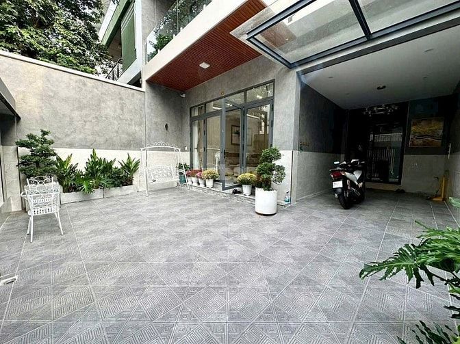 BIỆT THỰ VIP NGUYỄN CHÍ THANH  QUẬN 5 