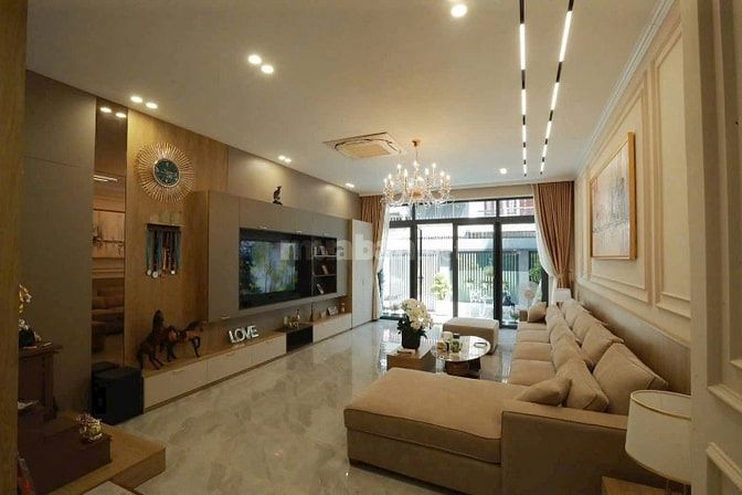 BIỆT THỰ VIP NGUYỄN CHÍ THANH  QUẬN 5 