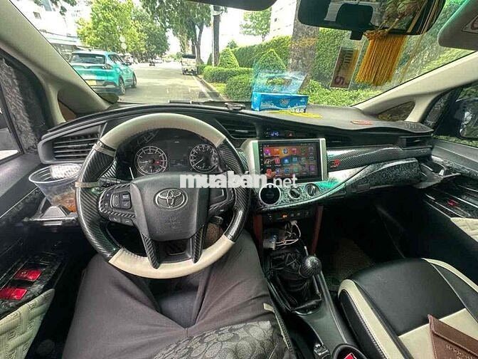 Toyota Innova 2018 Xám vàng