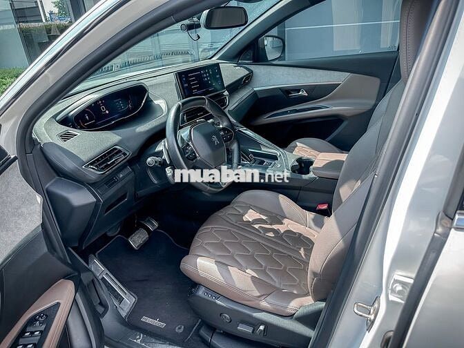 Peugeot 5008 2022 GT 27000 km Trắng