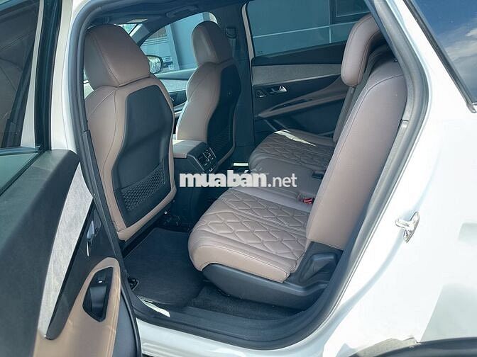 Peugeot 5008 2022 GT 27000 km Trắng