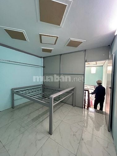 Cần bán căn nhà cấp 4 4x10 gác lửng bao sơn sửa hết nhà