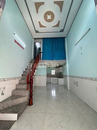 Cần bán căn nhà cấp 4 4x10 gác lửng bao sơn sửa hết nhà