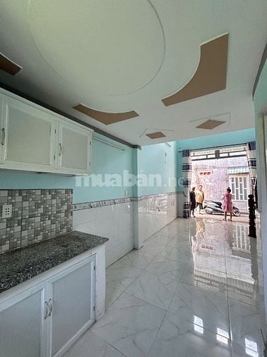 Cần bán căn nhà cấp 4 4x10 gác lửng bao sơn sửa hết nhà