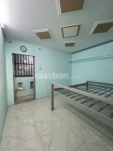 Cần bán căn nhà cấp 4 4x10 gác lửng bao sơn sửa hết nhà