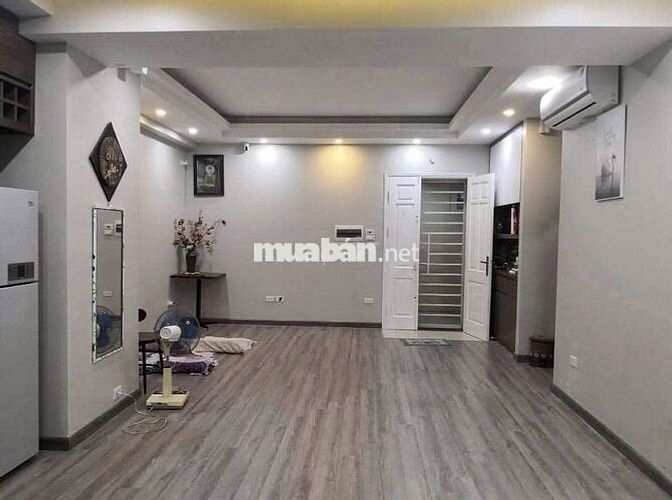 CHỦ NHÀ CẦN BÁN GẤP, NHÀ ĐẸP TP GIAO LƯU 76M2, 3 PN, FULL NỘI THẤT.