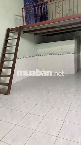 nhà trọ sân vườn rộng rãi thoáng mát