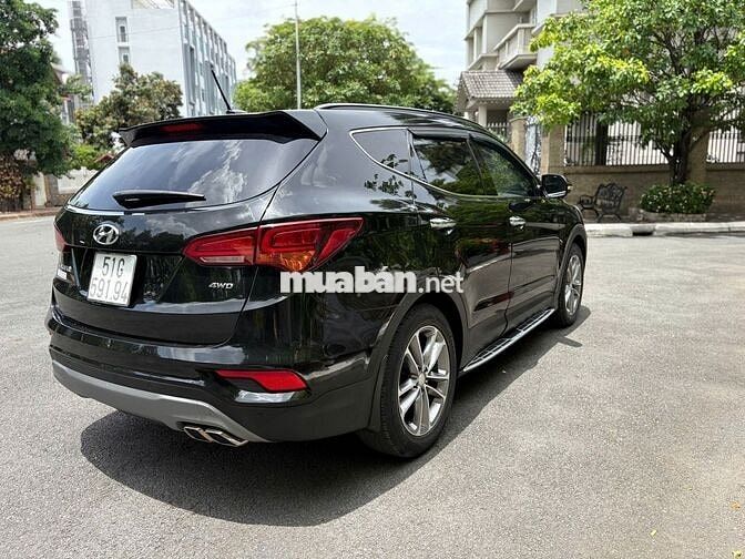 Hyundai SantaFe 2018 2.4L 4WD Đen - Chuẩn 45.000km