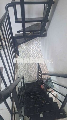 Cần bán nhà có sổ hồng 2 lầu, gần cầu Phú Xuân