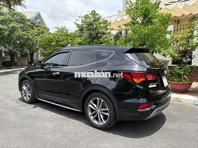 Hyundai SantaFe 2018 2.4L 4WD Đen - Chuẩn 45.000km