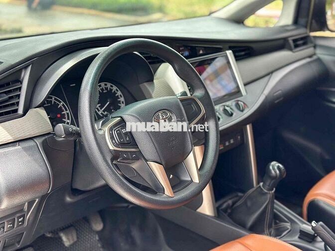 Toyota Innova 2.0 MT số sàn 5 vạn km