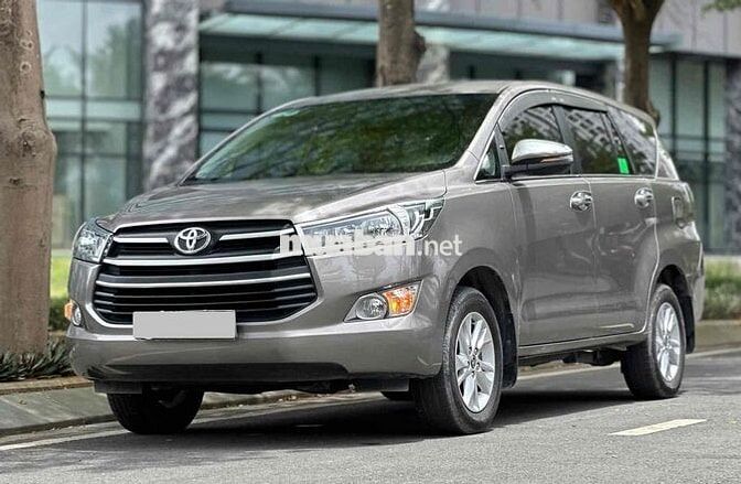 Toyota Innova 2.0 MT số sàn 5 vạn km