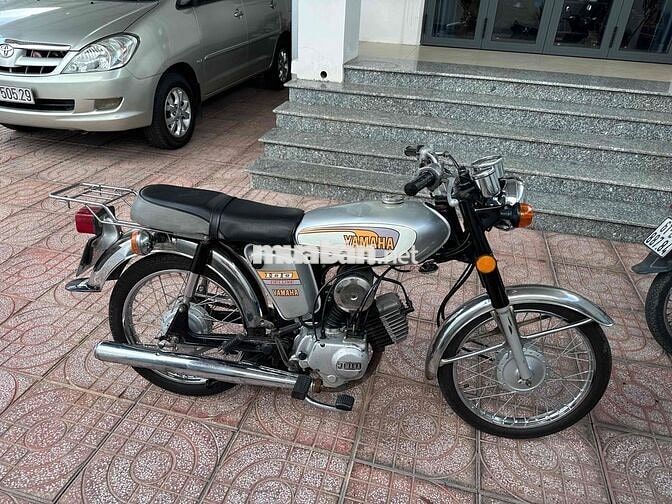 Yamaha 100 màu Bạc