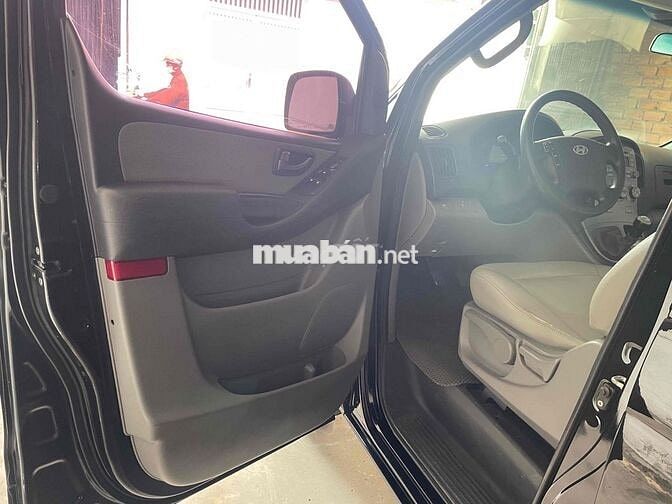 Hyundai Starex 2014 2.5D MT - 170 km