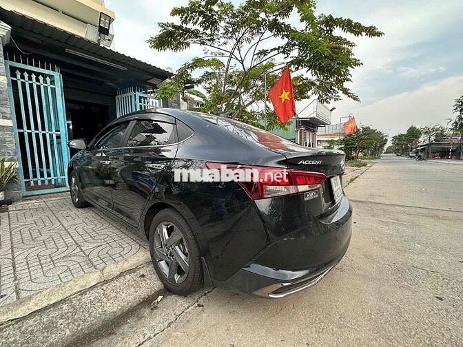 Hyundai Accent 2022 Bản full 94000km Đen