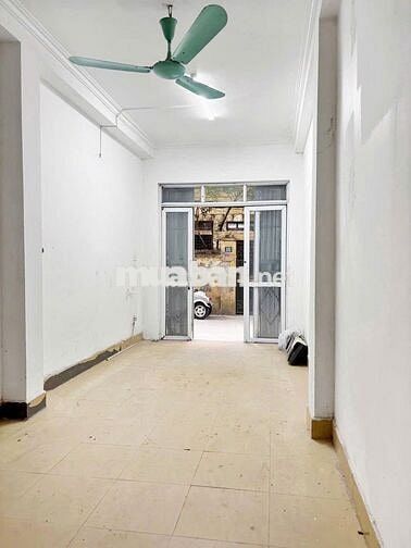Cho thuê nhà ngõ 318 đường La Thành phường Ô Chợ Dừa, Hà Nội