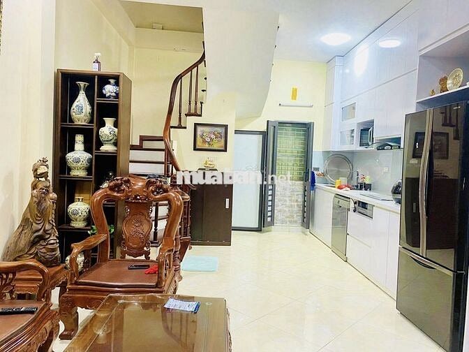 Bán nhà Hào Nam,  50m ra mặt phố, 3 gác đỗ cửa, KD, 2 thoáng 37m2*5T.