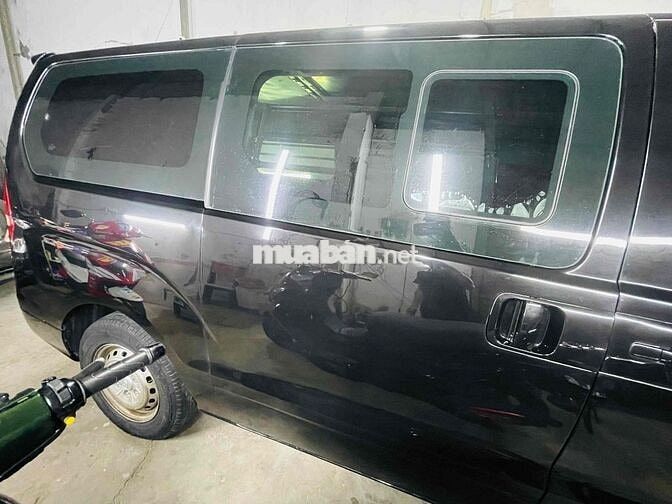 Hyundai Starex 2014 2.5D MT - 170 km