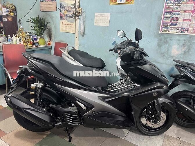 Yamaha NVX Đặc biệt Đen nhám