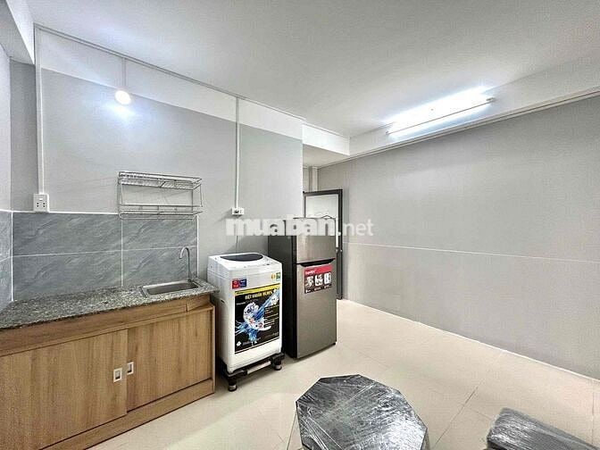 🌷PHÒNG TRỌ studio có BAN CÔNG RIÊNG, Tách Bếp, FULL Nội Thất, dịch tốt
