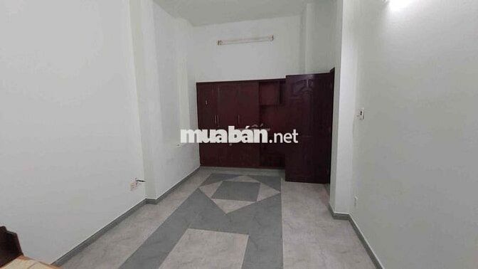 Ngang lớn, nhà chính chủ , cách hẻm oto 50m, hơn 9 tỷ nhà 80m2
