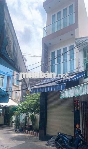 Bán nhà Hẻm 5 m thông , 3 Tầng, Phạm Phú Thứ Q6 -( 3,5x 11m)  