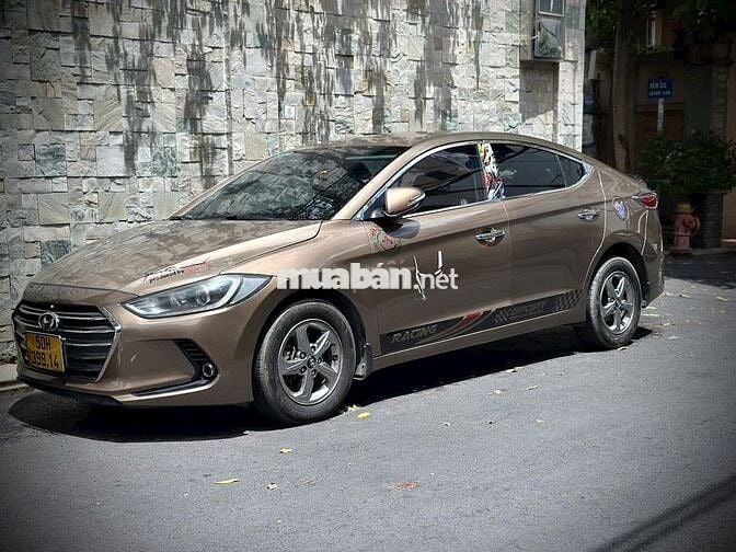 Hyundai Elantra 2016 MT Thể thao Nâu