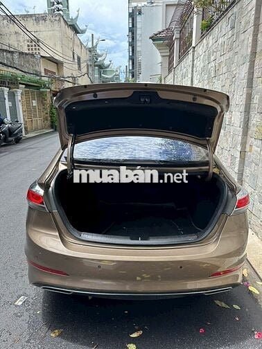 Hyundai Elantra 2016 MT Thể thao Nâu