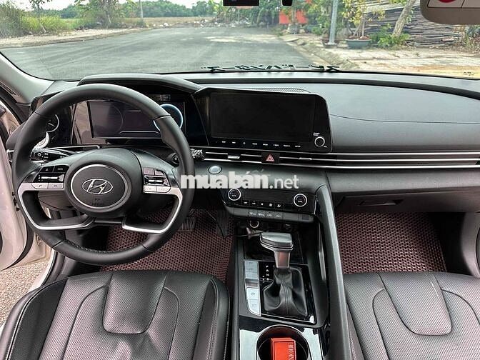 Hyundai Elantra 2022 1.6 đặc biệt