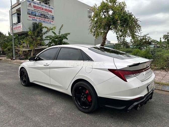 Hyundai Elantra 2022 1.6 đặc biệt