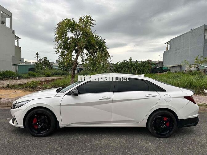 Hyundai Elantra 2022 1.6 đặc biệt