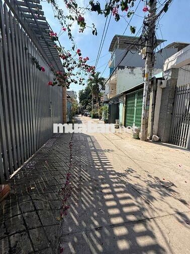 BÁN GẤP LÔ 4X20M ĐƯỜNG CHIẾN LƯỢC - HẺM 5M - 4 TỶ 900TR